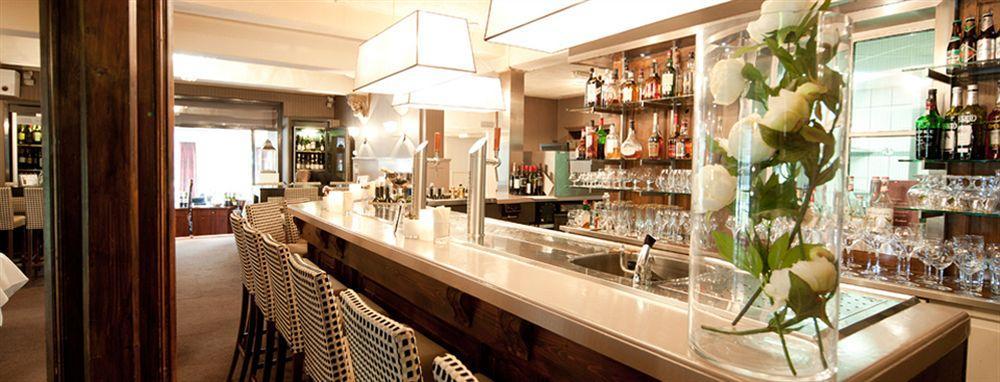 Auberge Du Bonheur Tilburg Bagian luar foto